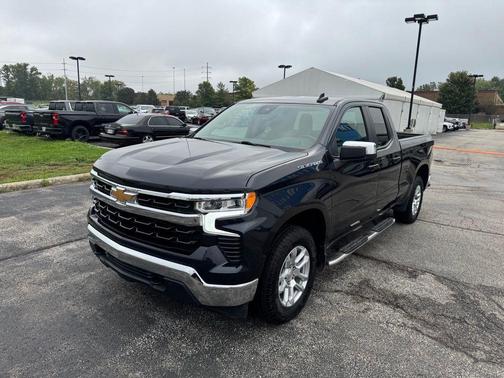 Dark Ash Metallic 2024 Chevrolet Silverado 1500 LT