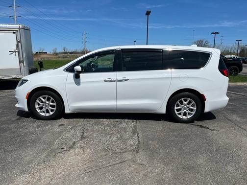 2017 Chrysler Pacifica LX
