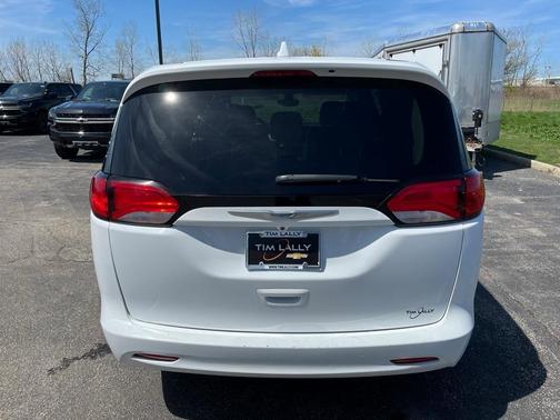 2017 Chrysler Pacifica LX