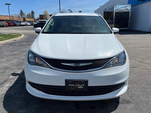 2017 Chrysler Pacifica LX