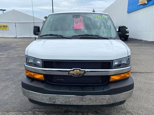 Summit White 2025 Chevrolet Express 3500 LS