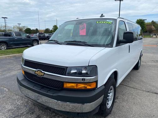 Summit White 2025 Chevrolet Express 3500 LS