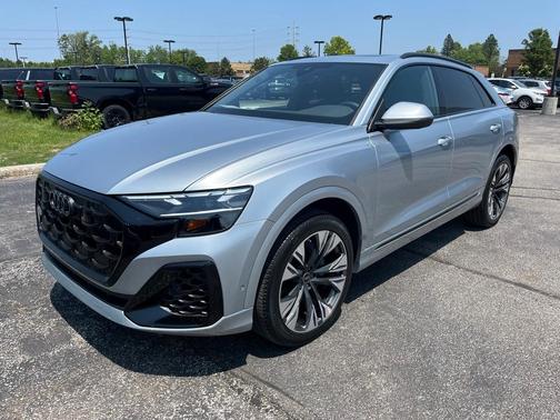 2025 Audi Q8 55 Premium