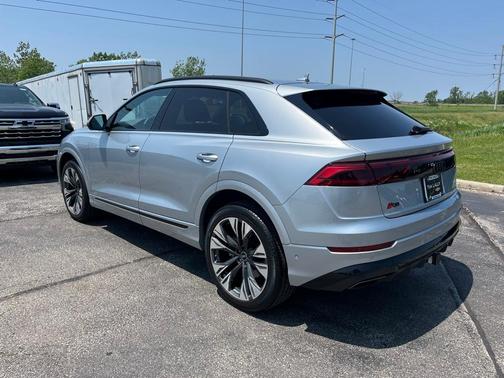 2025 Audi Q8 55 Premium