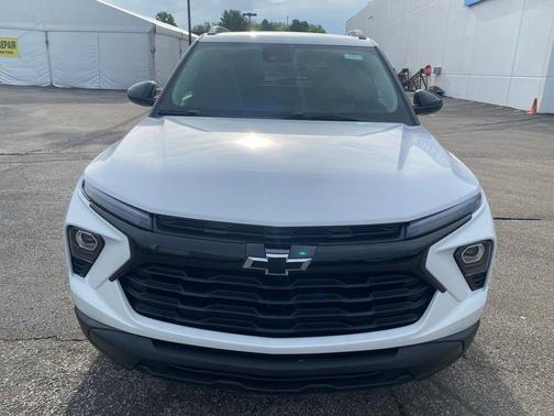 Summit White 2026 Chevrolet Trailblazer LT