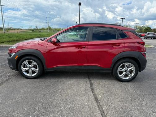 2022 Hyundai KONA SEL