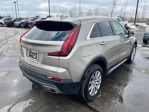 2023 Cadillac XT4 Premium Luxury
