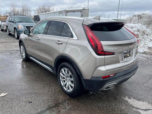 2023 Cadillac XT4 Premium Luxury