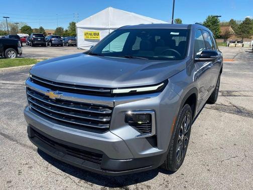 Sterling Gray Metallic 2026 Chevrolet Traverse LT