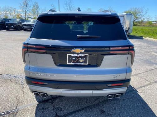 Sterling Gray Metallic 2026 Chevrolet Traverse LT