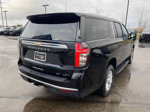 2024 Chevrolet Suburban LT