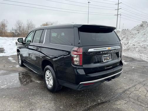 2024 Chevrolet Suburban LT