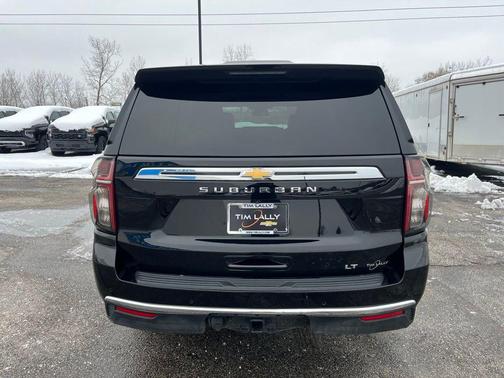 2024 Chevrolet Suburban LT