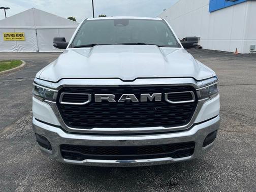 Bright White Clearcoat 2026 RAM 1500 Big Horn/Lone Star