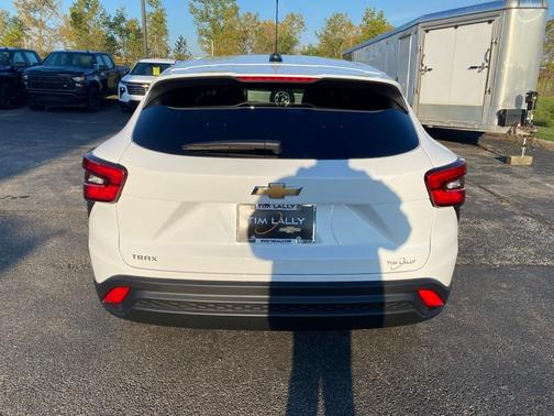 2025 Chevrolet Trax LS