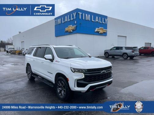 Summit White 2021 Chevrolet Suburban Z71