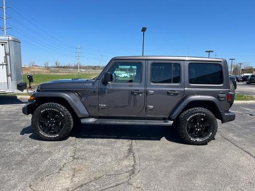 2022 Jeep Wrangler Unlimited Sahara Altitude