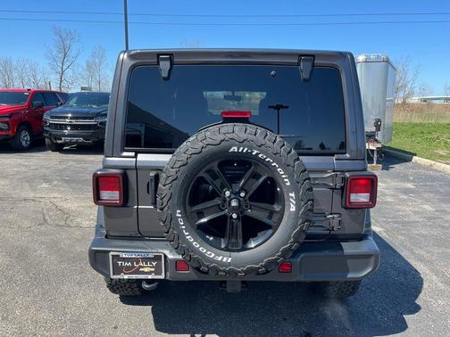 2022 Jeep Wrangler Unlimited Sahara Altitude