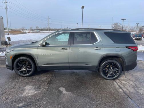2023 Chevrolet Traverse LT Leather