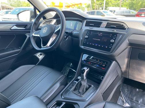 2024 Volkswagen Tiguan 2.0T Wolfsburg Edition