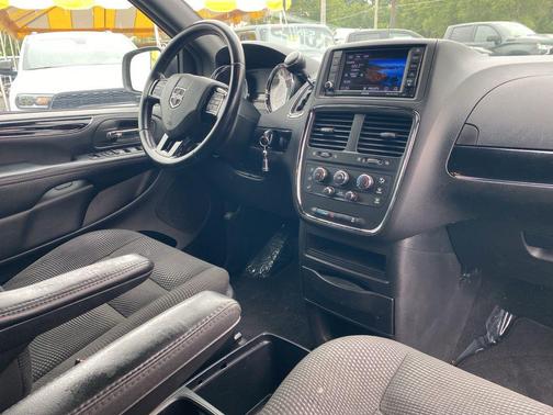 2020 Dodge Grand Caravan SE