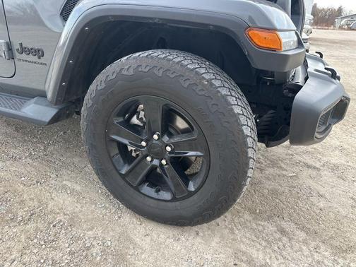 2023 Jeep Wrangler 4-Door Sahara Altitude 4x4