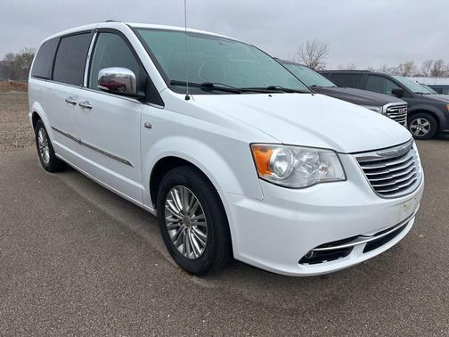 2014 Chrysler Town & Country Touring-L