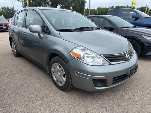 2011 Nissan Versa 1.8 S