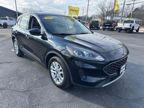 2021 Ford Escape SE