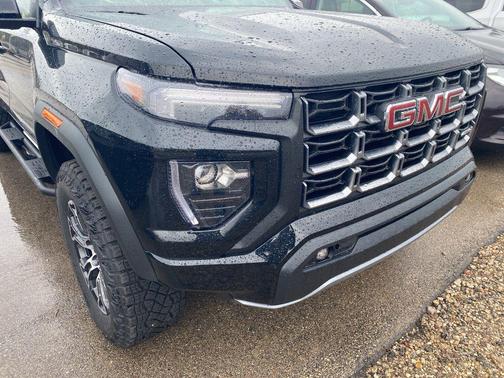 Onyx Black 2024 GMC Canyon AT4