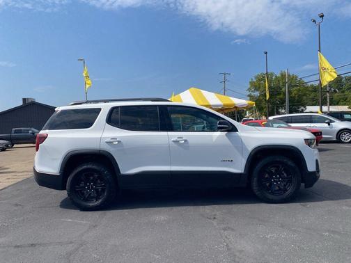 2022 GMC Acadia AWD AT4