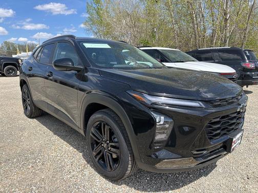 Mosaic Black Metallic 2026 Chevrolet Trax FWD ACTIV