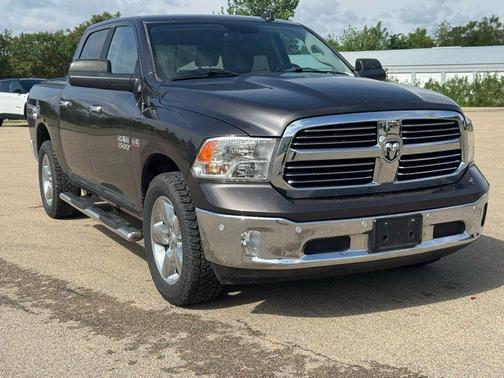 Granite Crystal Metallic Clearcoat 2017 RAM 1500 Big Horn
