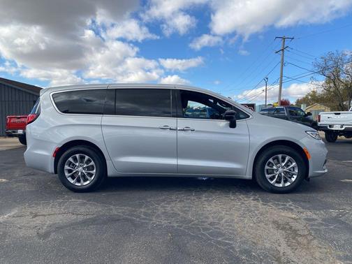 2026 Chrysler Pacifica L