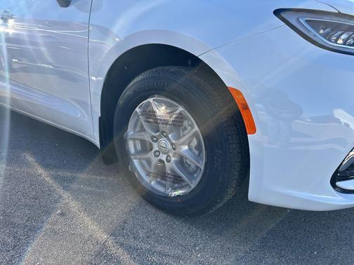 2026 Chrysler Pacifica L