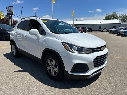 Summit White 2020 Chevrolet Trax LT