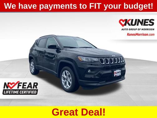 Diamond Black Crystal Pearlcoat 2026 Jeep Compass Latitude