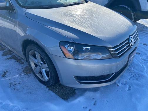 2013 Volkswagen Passat 2.0 TDI SE w/ Sunroof