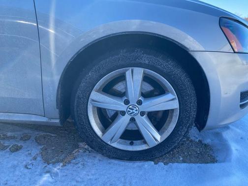 2013 Volkswagen Passat 2.0 TDI SE w/ Sunroof