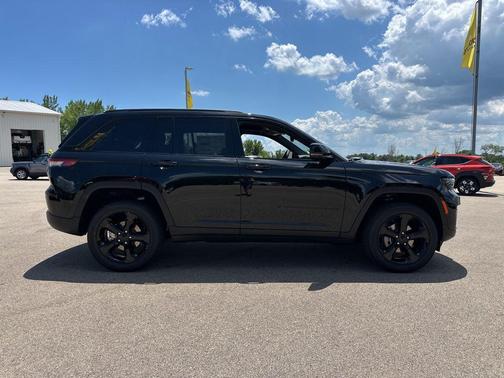 2025 Jeep Grand Cherokee Altitude