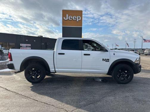 2024 RAM 1500 Classic Warlock Crew Cab 4x4 5'7' Box