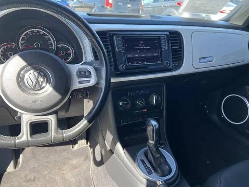 2016 Volkswagen Beetle 1.8T SE