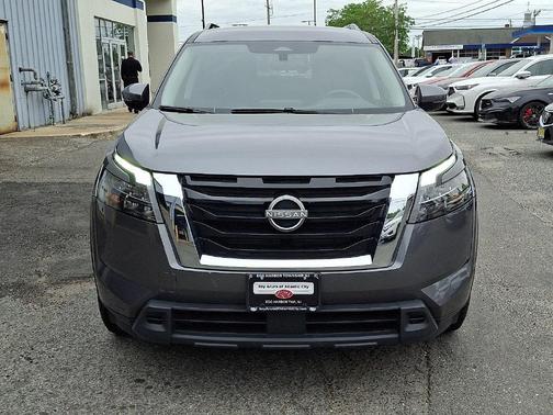 Gun Metallic 2024 Nissan Pathfinder SV
