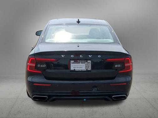 BLACK STONE 2022 Volvo S60 T5 Momentum