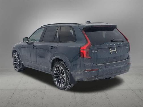 2026 Volvo XC90 Ultra Dark Theme, B6 AWD Gas (mild hybrid), Gasoline, 6 Seats