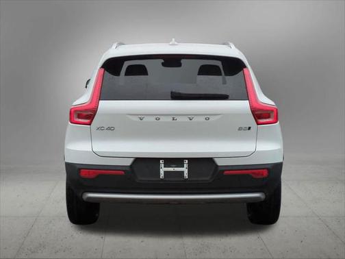 2025 Volvo XC40 B5 Plus Bright Theme