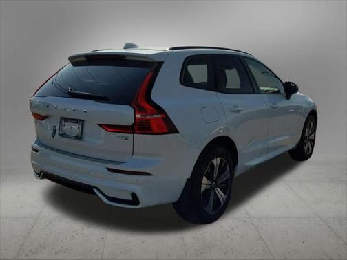 2025 Volvo XC60 Plug-In Hybrid T8 Core