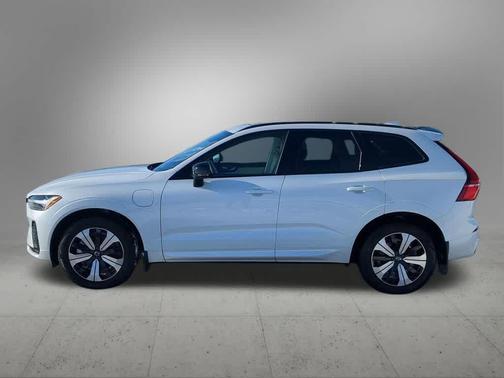 2025 Volvo XC60 Plug-In Hybrid T8 Core
