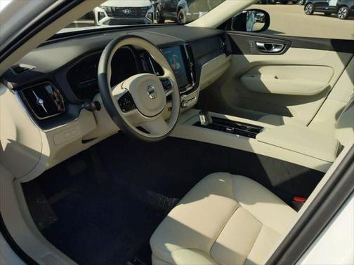 2025 Volvo XC60 Plug-In Hybrid T8 Core