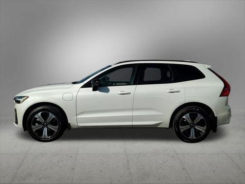 2025 Volvo XC60 Plug-In Hybrid T8 Core